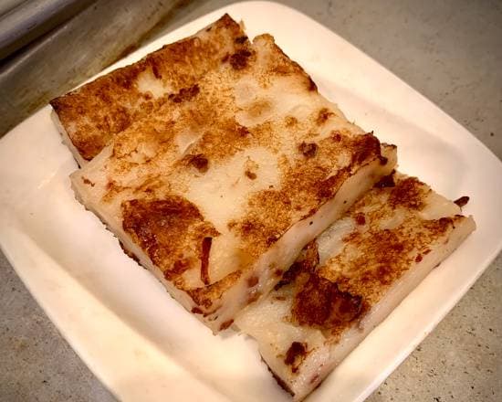 37. Pan-Fried Turnip Cake 香煎羅白糕
